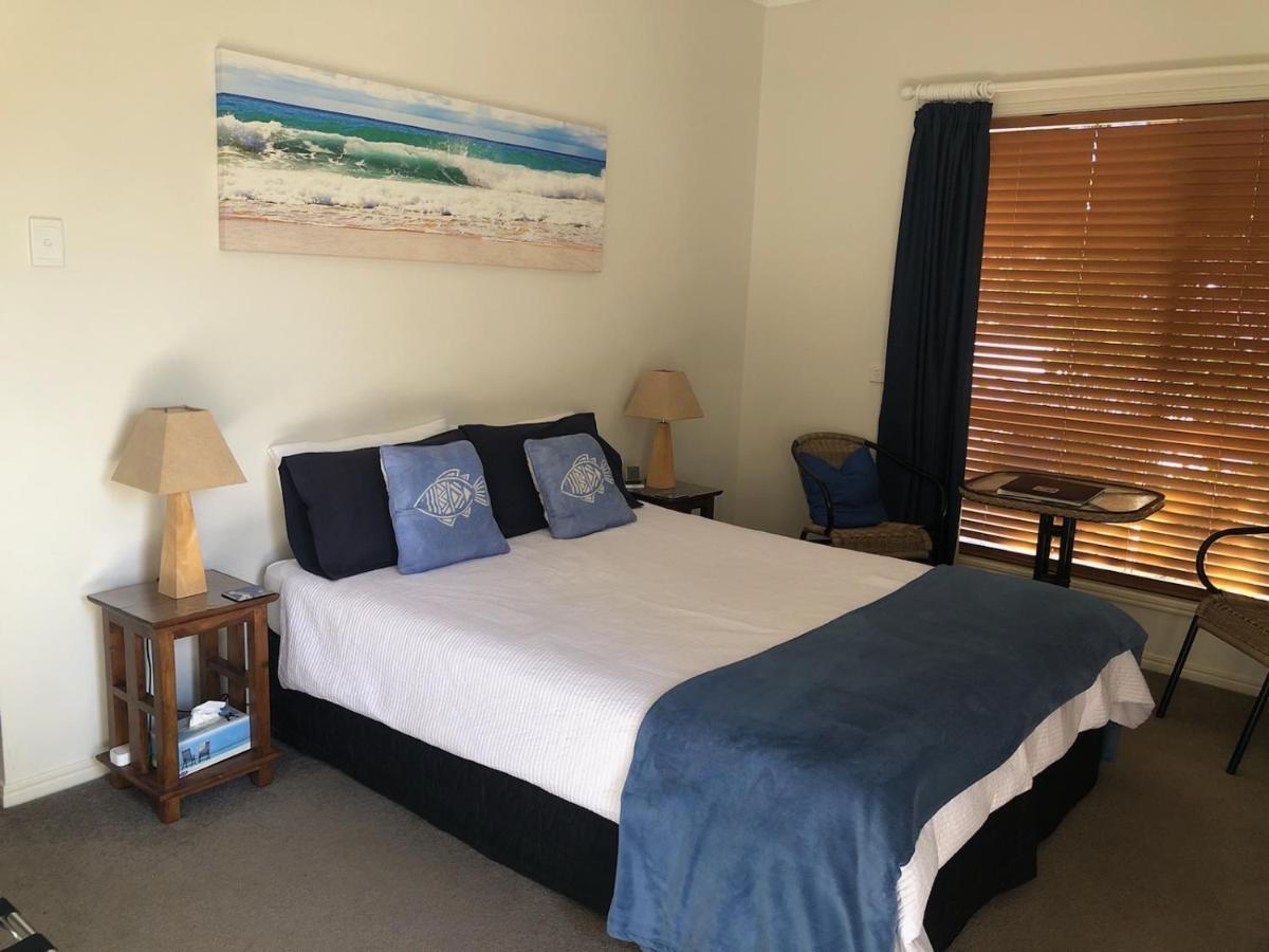 Beachhouse Bed And Breakfast เรดคลิฟฟ์ ภายนอก รูปภาพ
